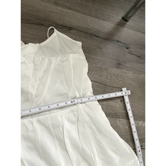 Summer White Dress with open back - Picture 5 of 6